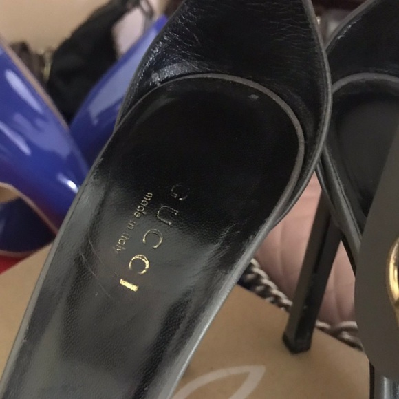 Authentic Gucci 'Ursula' Ankle Strap Pump - Picture 3 of 4